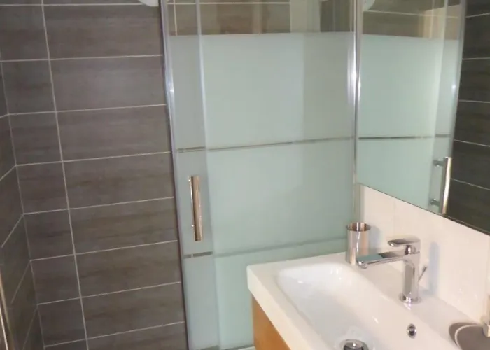 לינה וארוחת בוקר La Maison Bastide בורדו