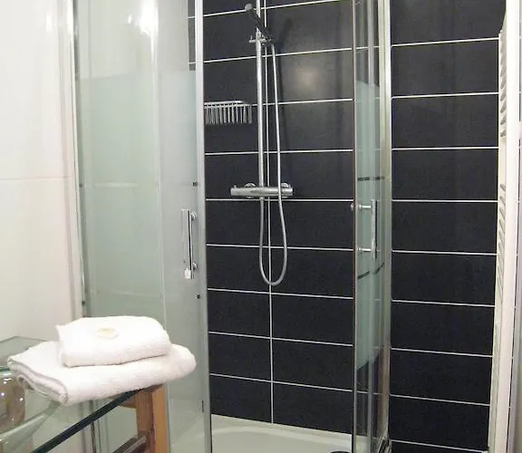 לינה וארוחת בוקר La Maison Bastide 4*