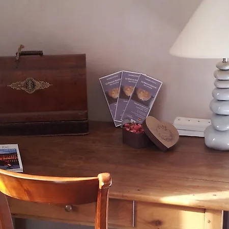 לינה וארוחת בוקר La Maison Bastide בורדו